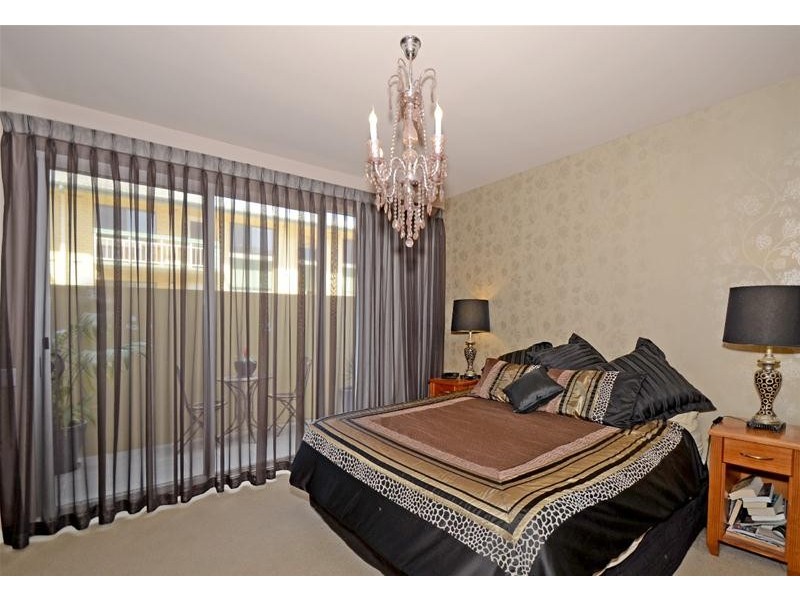 2/10 Moseley Street, Glenelg SA 5045