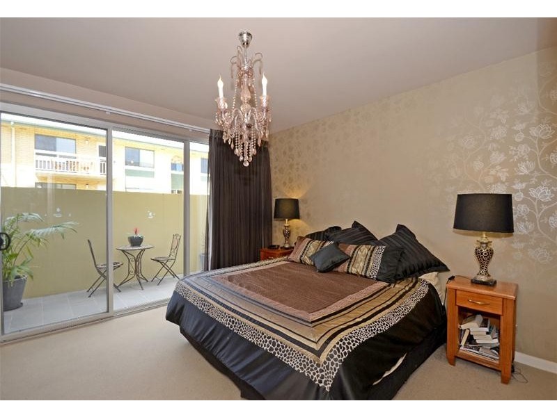 2/10 Moseley Street, Glenelg SA 5045