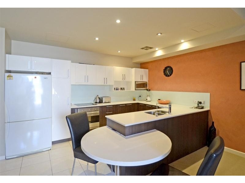 2/10 Moseley Street, Glenelg SA 5045