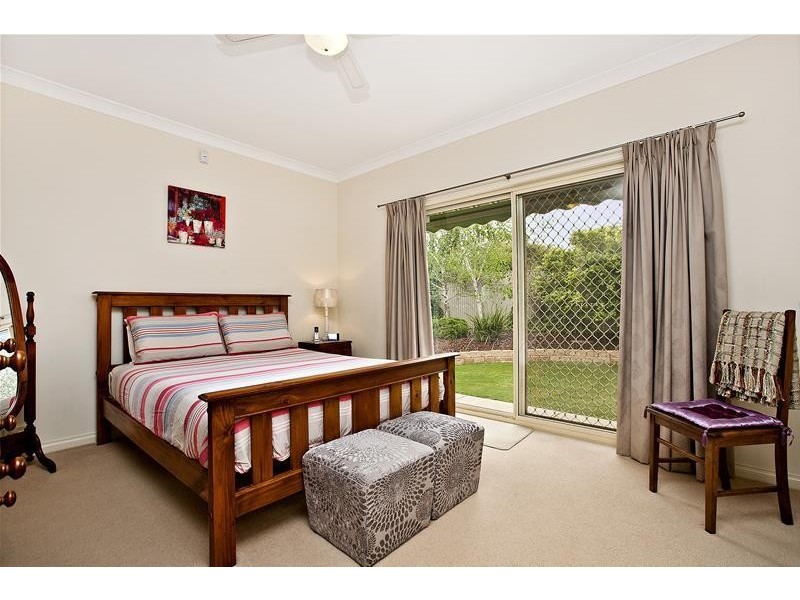 8 Lutana Crescent, Mitchell Park SA 5043