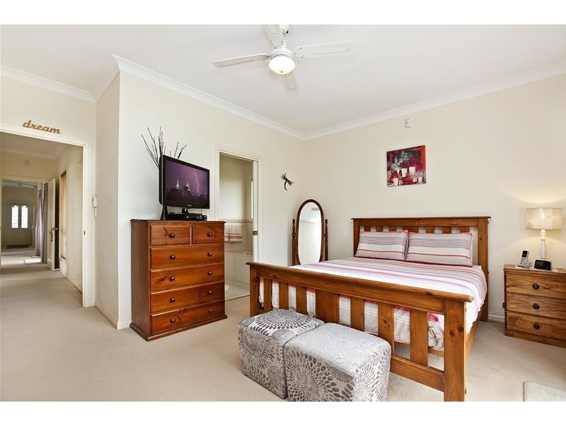 8 Lutana Crescent, Mitchell Park SA 5043