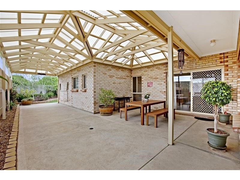 8 Lutana Crescent, Mitchell Park SA 5043