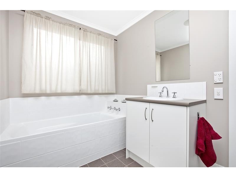 28 Lancaster Circuit, Old Noarlunga SA 5168