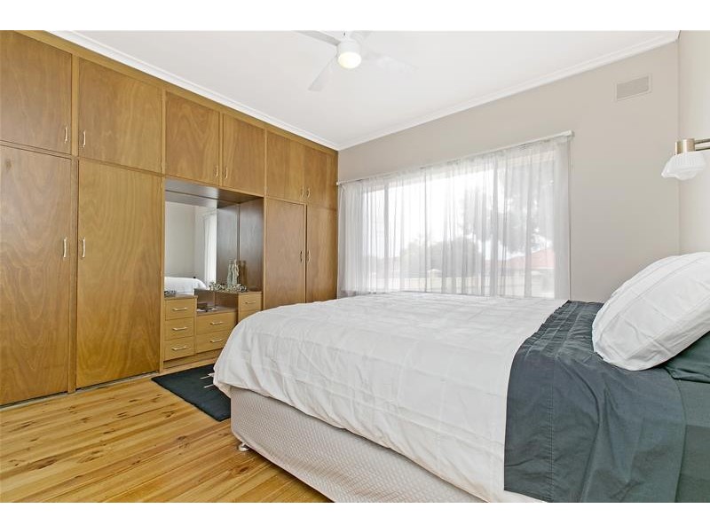 32 Ophir Crescent, Seacliff Park SA 5049