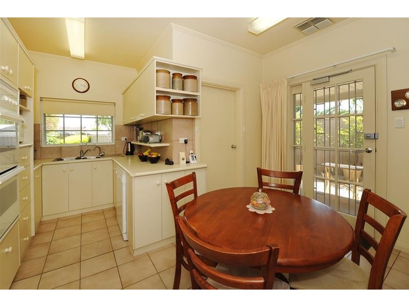 7 Lewis Crescent, North Plympton SA 5037