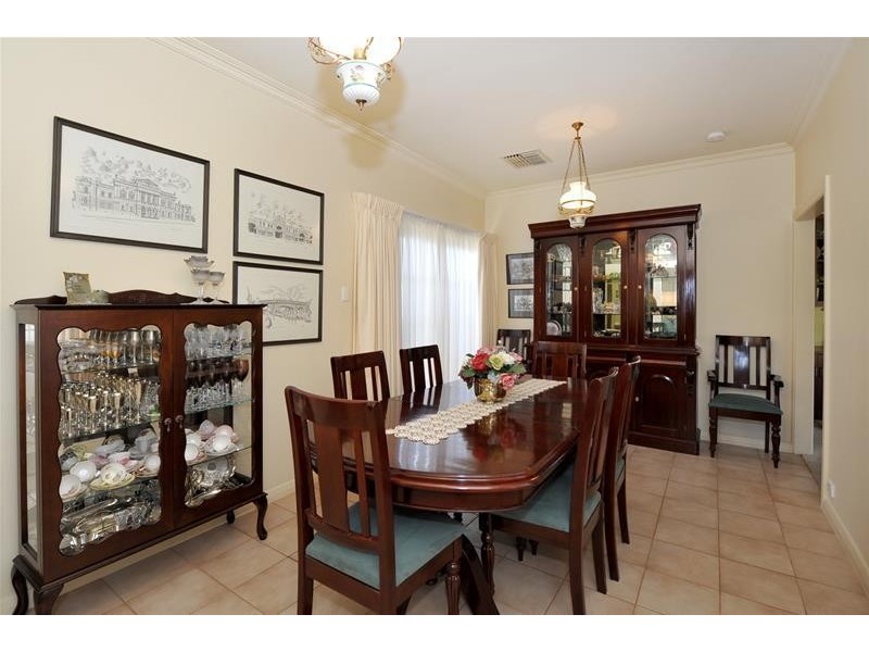 7 Lewis Crescent, North Plympton SA 5037