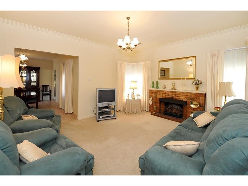 7 Lewis Crescent, North Plympton SA 5037