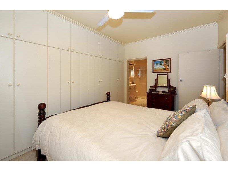 7 Lewis Crescent, North Plympton SA 5037