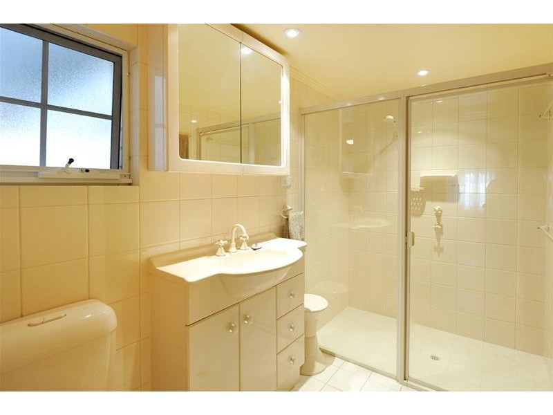 7 Lewis Crescent, North Plympton SA 5037