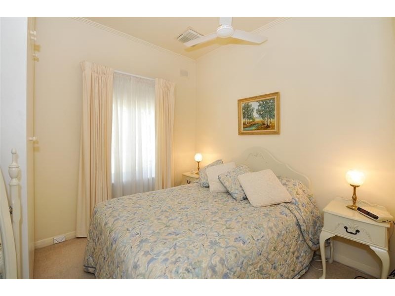 7 Lewis Crescent, North Plympton SA 5037