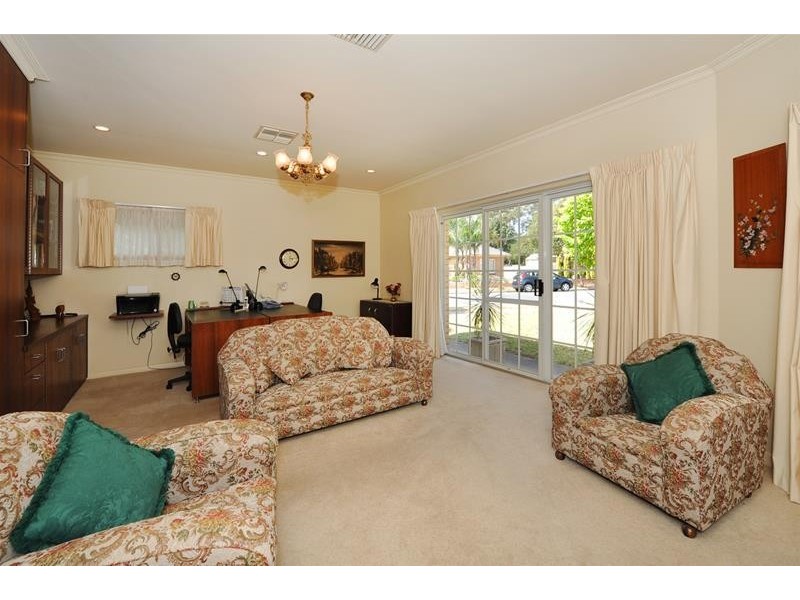 7 Lewis Crescent, North Plympton SA 5037