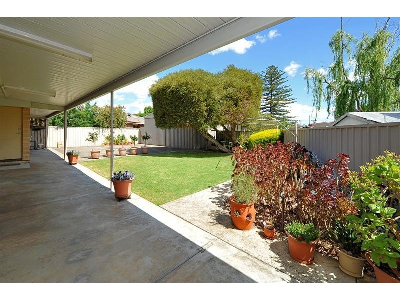 7 Lewis Crescent, North Plympton SA 5037