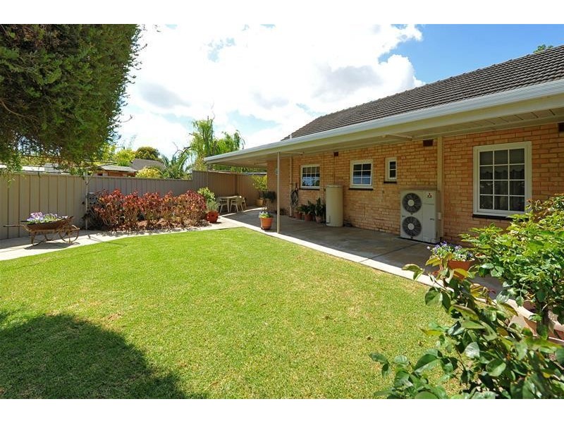 7 Lewis Crescent, North Plympton SA 5037