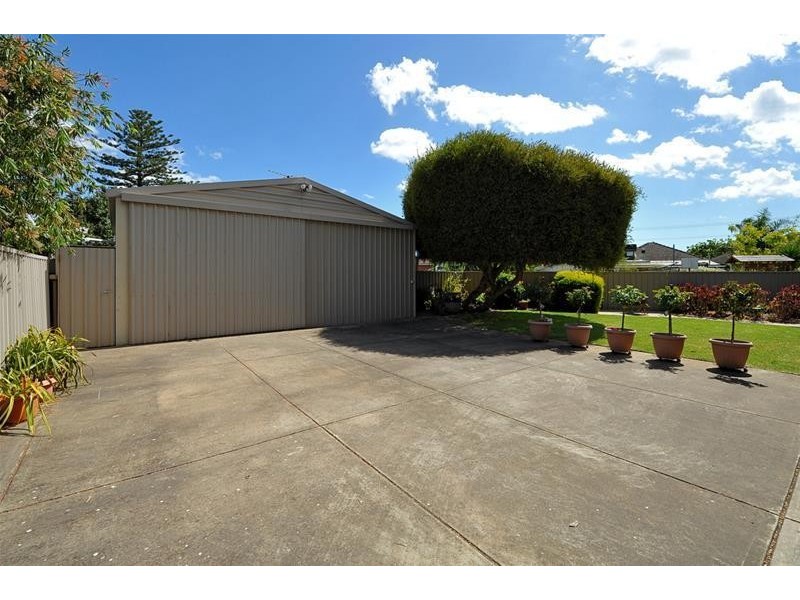 7 Lewis Crescent, North Plympton SA 5037