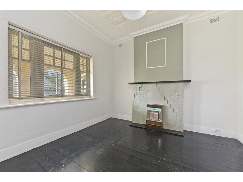 42 Albion Avenue, Glandore SA 5037