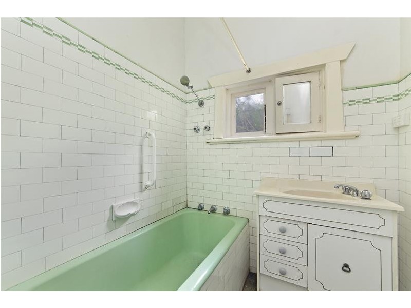 42 Albion Avenue, Glandore SA 5037