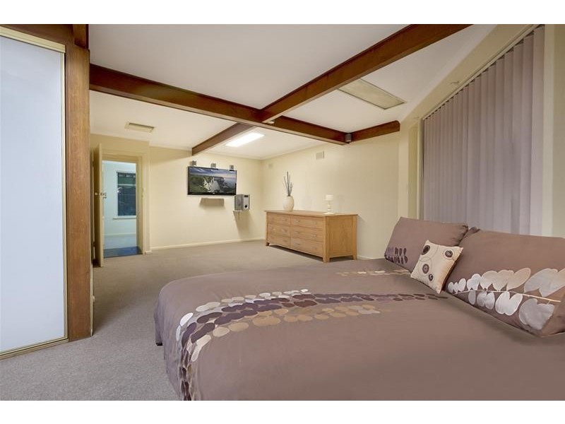 11 Demaret Avenue, Fairview Park SA 5126