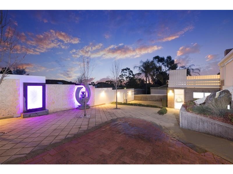 11 Demaret Avenue, Fairview Park SA 5126