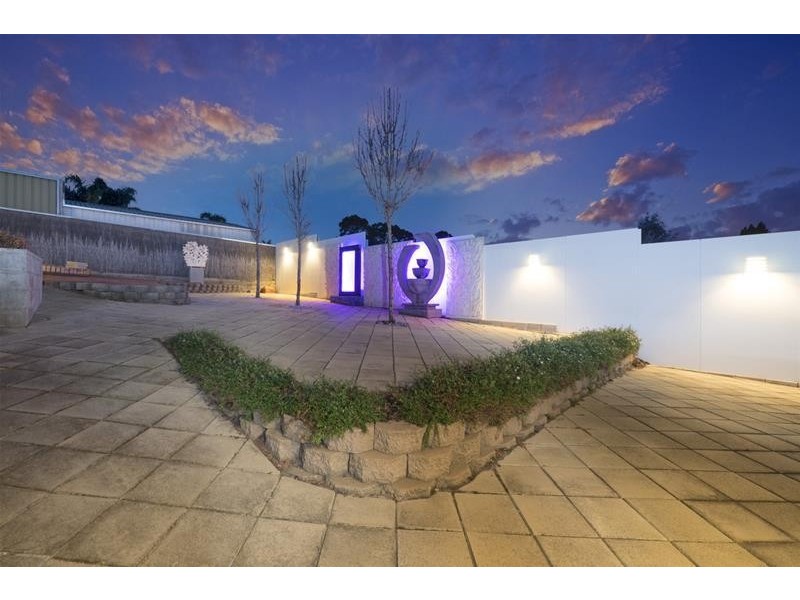 11 Demaret Avenue, Fairview Park SA 5126