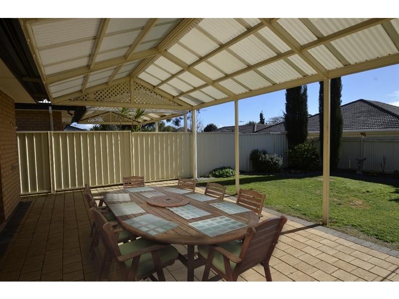 27 Scott Avenue, Clovelly Park SA 5042