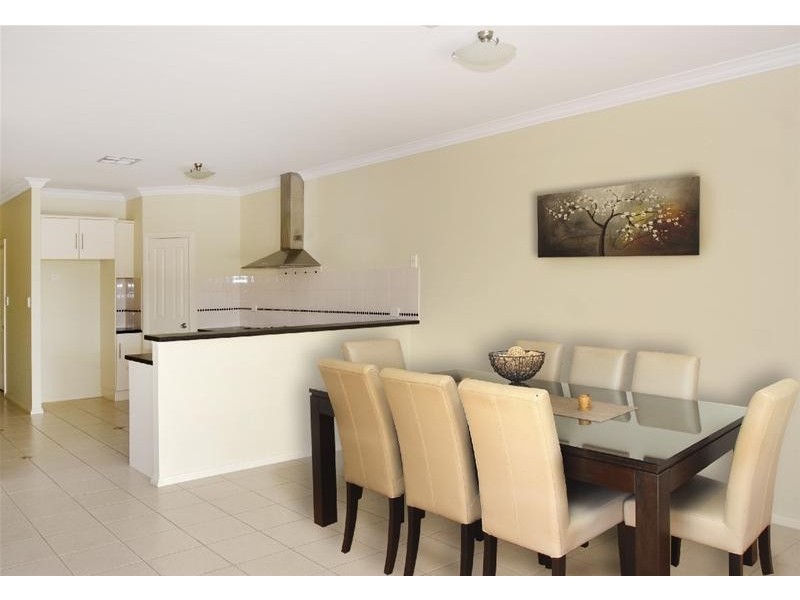 27 Scott Avenue, Clovelly Park SA 5042