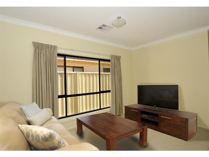 27 Scott Avenue, Clovelly Park SA 5042