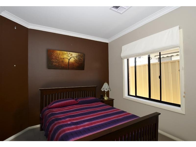 27 Scott Avenue, Clovelly Park SA 5042