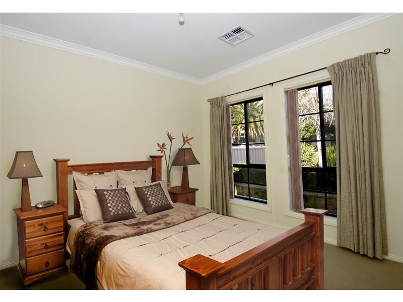 27 Scott Avenue, Clovelly Park SA 5042