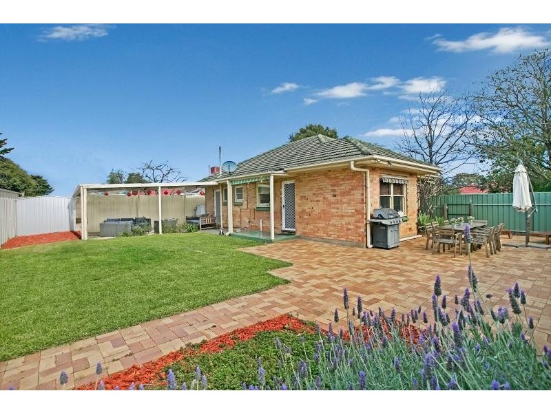 17 Rotorua Avenue, Park Holme SA 5043