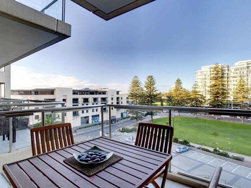 430/16 Holdfast Promenade, Glenelg SA 5045
