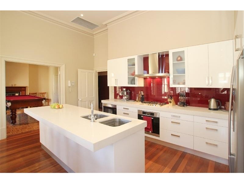 32 Sussex Street, Glenelg SA 5045