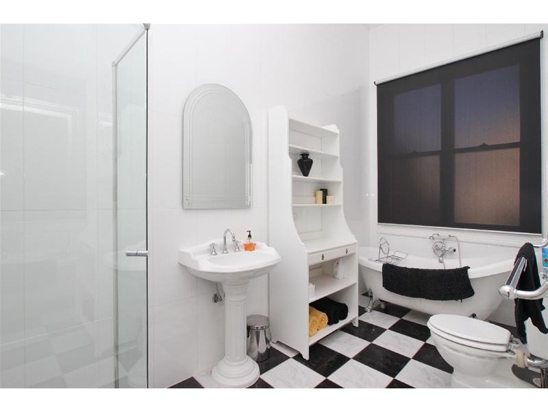 32 Sussex Street, Glenelg SA 5045