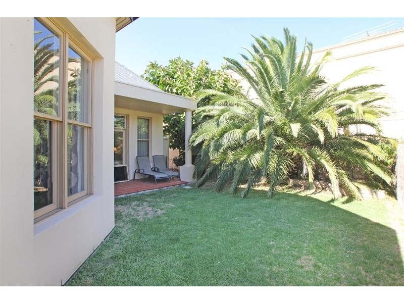 32 Sussex Street, Glenelg SA 5045