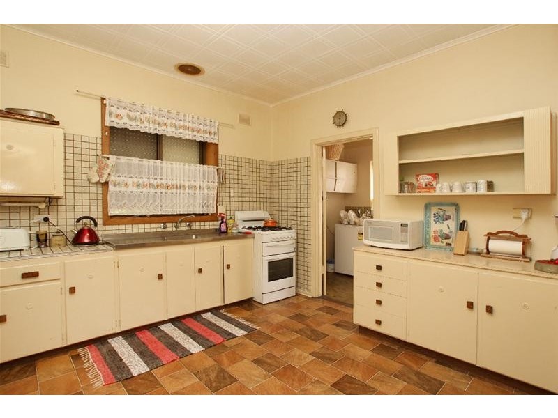 17 Andrew Avenue, Marion SA 5043