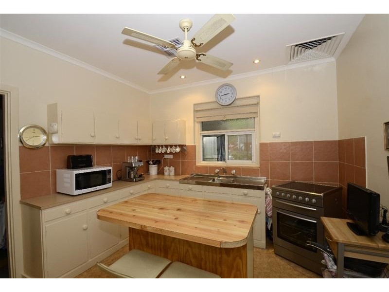 1 Pleasant Avenue, Glandore SA 5037