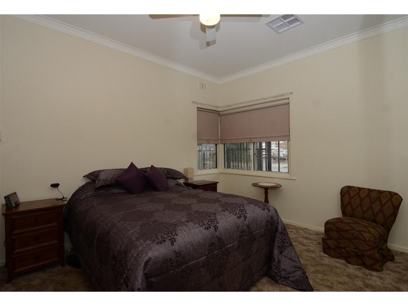 1 Pleasant Avenue, Glandore SA 5037