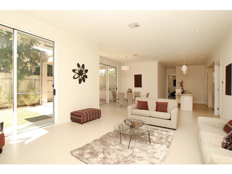 10 Cowper Street, Glenelg SA 5045