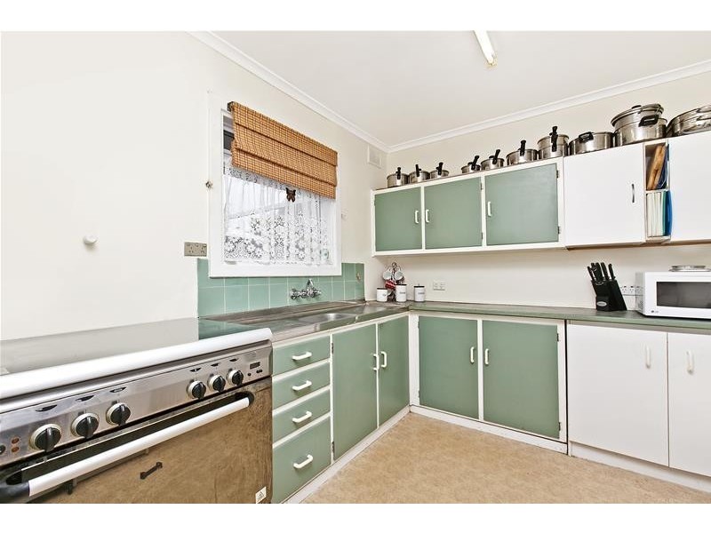 17 Helen Street, Christie Downs SA 5164