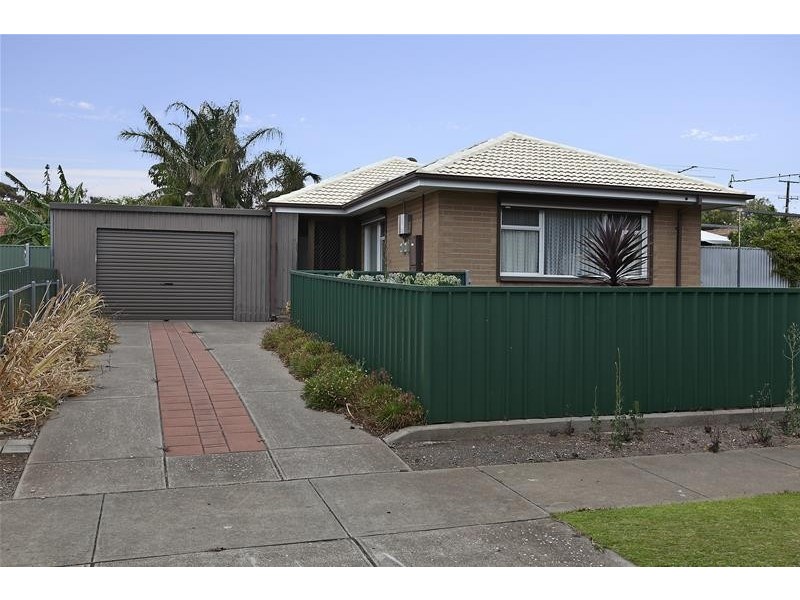 17 Helen Street, Christie Downs SA 5164