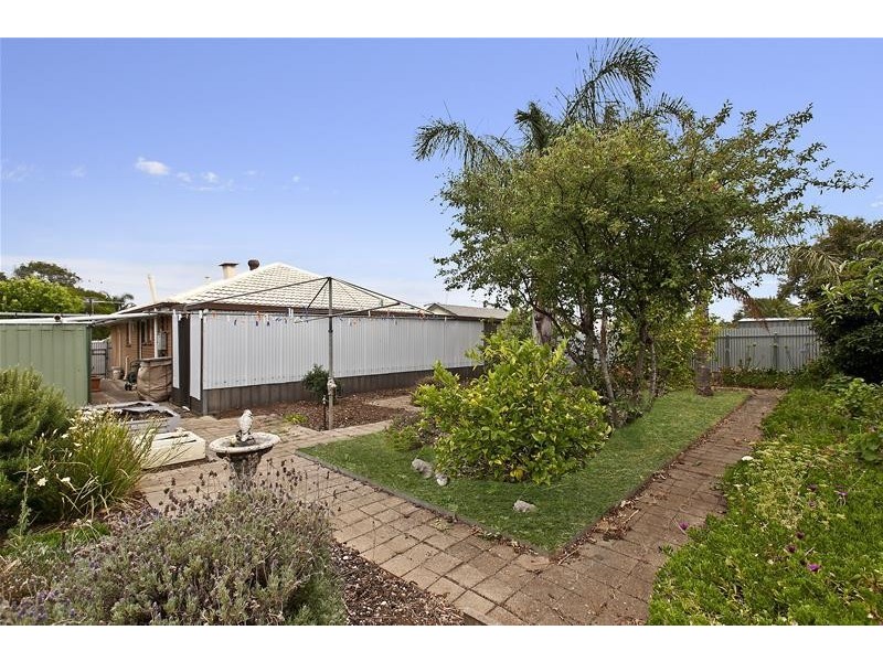 17 Helen Street, Christie Downs SA 5164