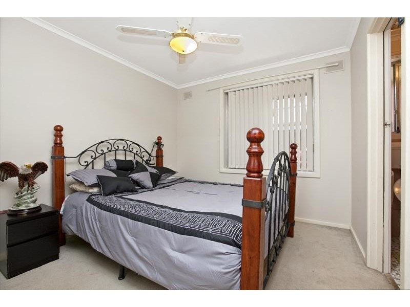 3 Felix Crescent, Morphett Vale SA 5162