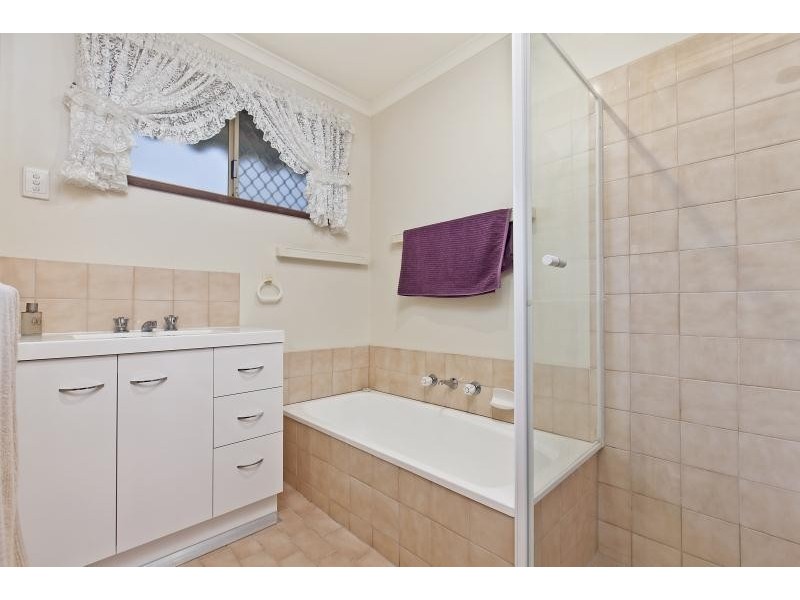 4 Walker Avenue, Clovelly Park SA 5042