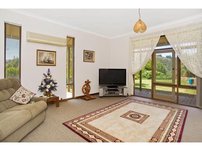 38 Hollands Creek Road, Cudlee Creek SA 5232