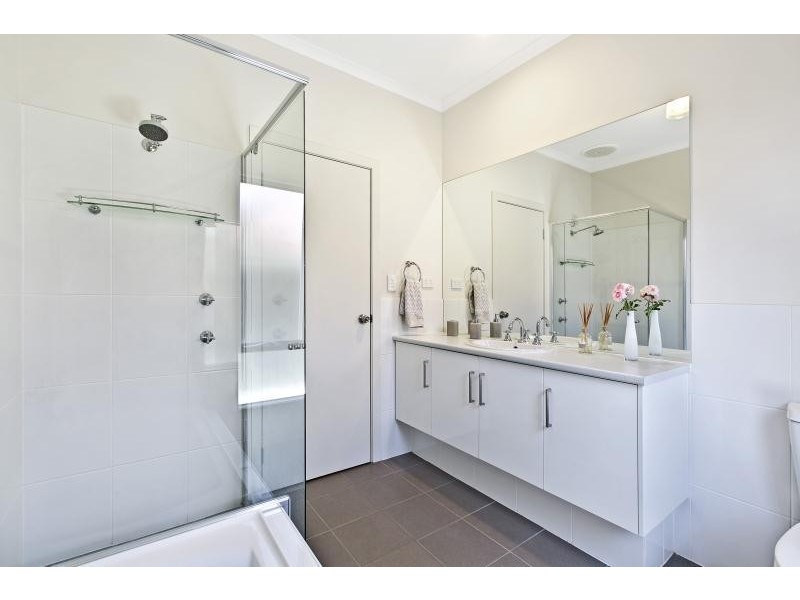 11 Sampson Road, Mitchell Park SA 5043