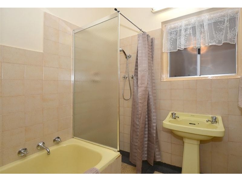 16 Neston Avenue, North Plympton SA 5037