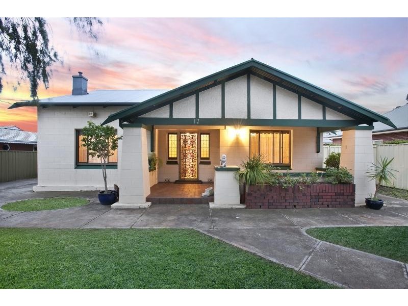 17 Glengarry Avenue, Glandore SA 5037