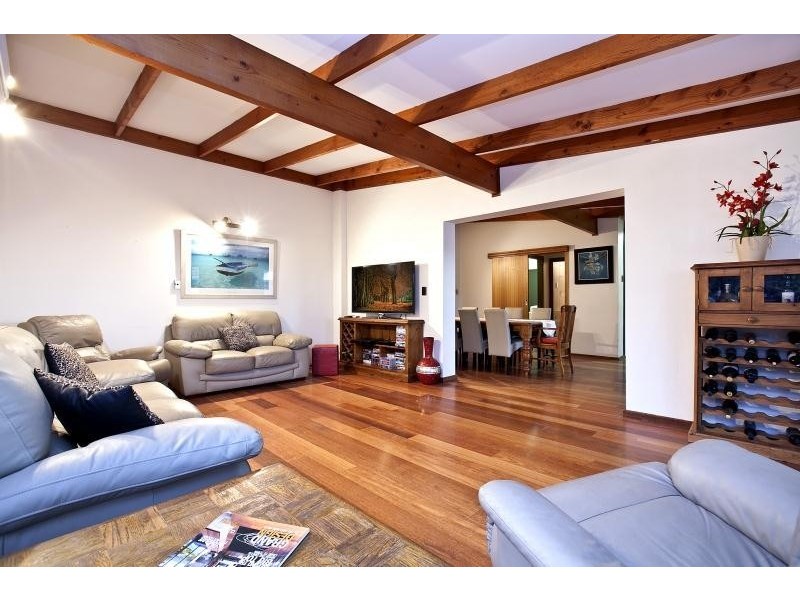 17 Glengarry Avenue, Glandore SA 5037