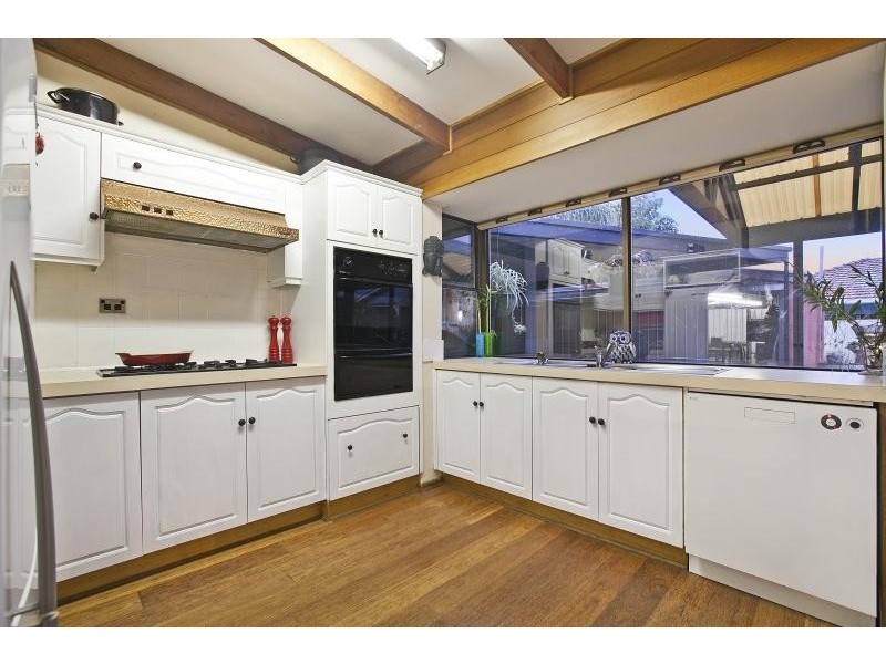 17 Glengarry Avenue, Glandore SA 5037