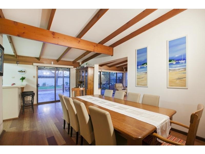 17 Glengarry Avenue, Glandore SA 5037