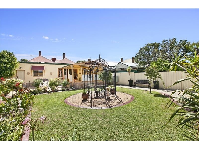 126 Military Road, Semaphore SA 5019